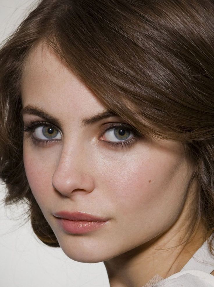 Willa Holland
